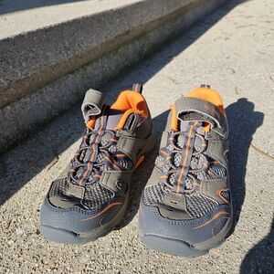Merrell Kids Trail Chaser. Size 1Y